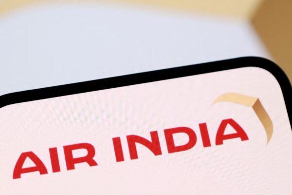Air India A320 briefly lost key flight controls during 300-foot drop, Airbus analysis shows