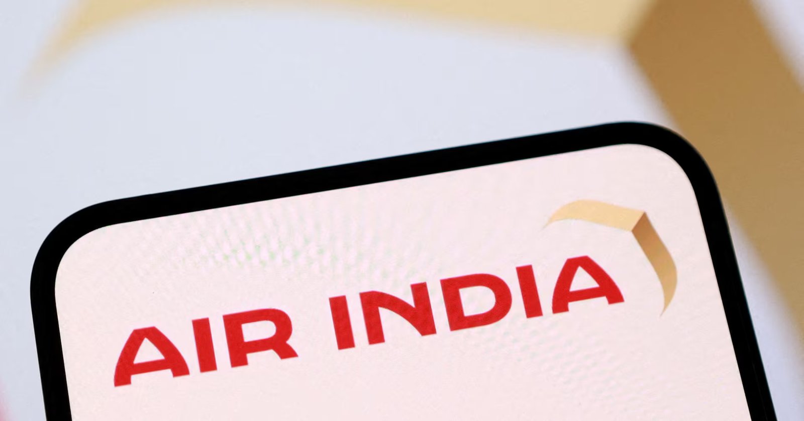 Air India A320 briefly lost key flight controls during 300-foot drop, Airbus analysis shows