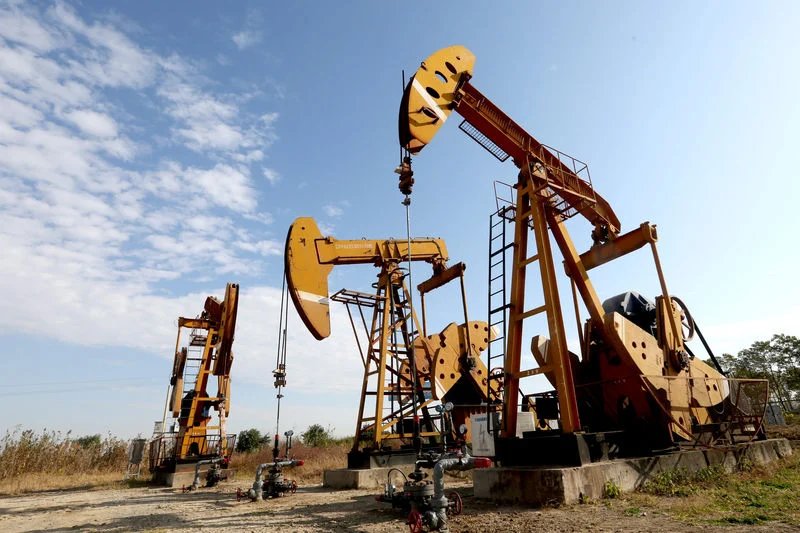 Mauritius signs oil import deals with India