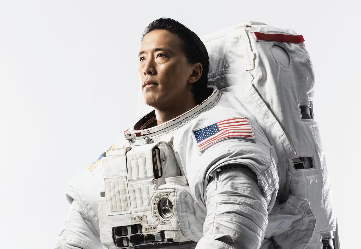 Jonny Kim’s resume already lists Navy SEAL, astronaut, doctor. He’s now returning to active duty.