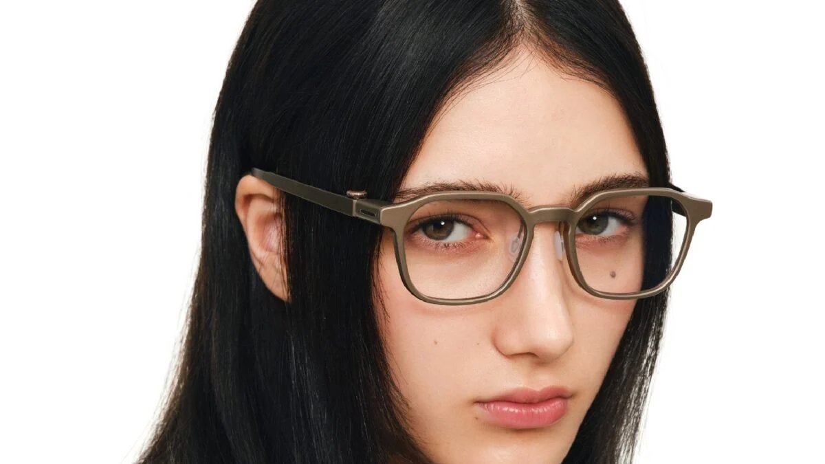 RayNeo's New Smart Glasses Are Taking the Cameraless Route