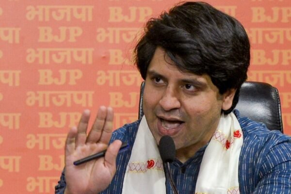 Shehzad Poonawalla 'presses' BJP to accept resignation after first letter rejected