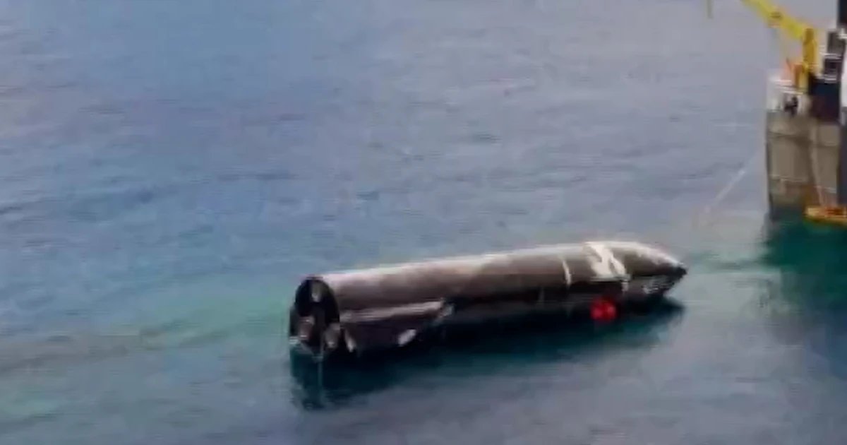 Crews recover SpaceX's Starship from Indian Ocean