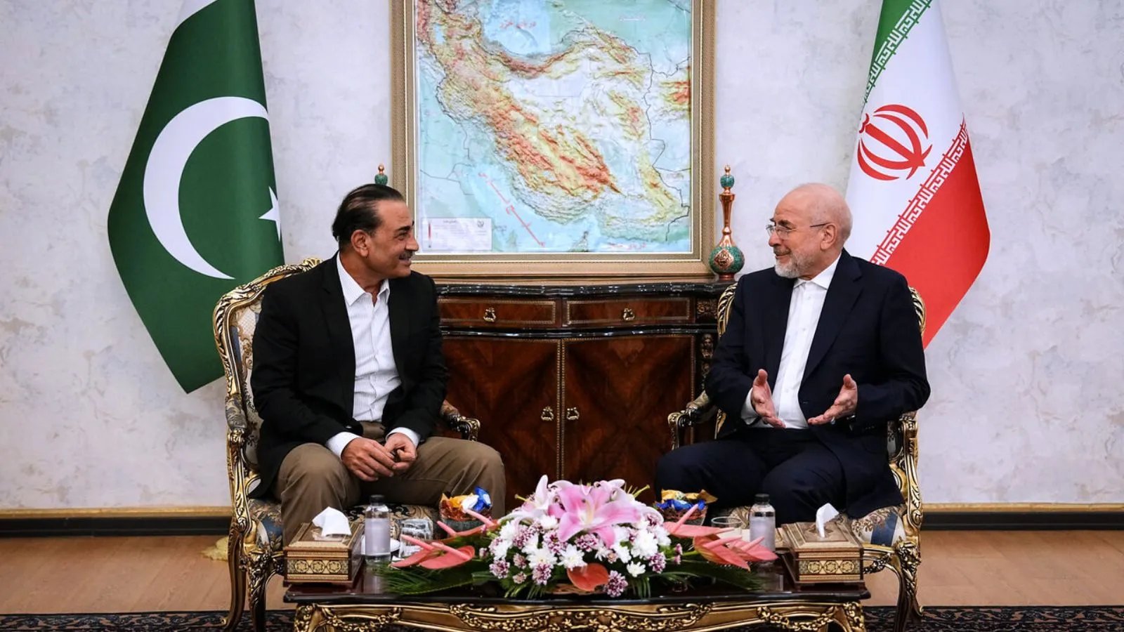World News Today Live Updates: Pakistan and Iran made ‘significant progress’ in talks on conflict, minister says