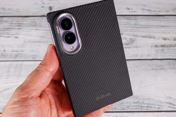 Ultra-thin aramid protection: Pitaka cases for the Samsung Galaxy Z8 Series review