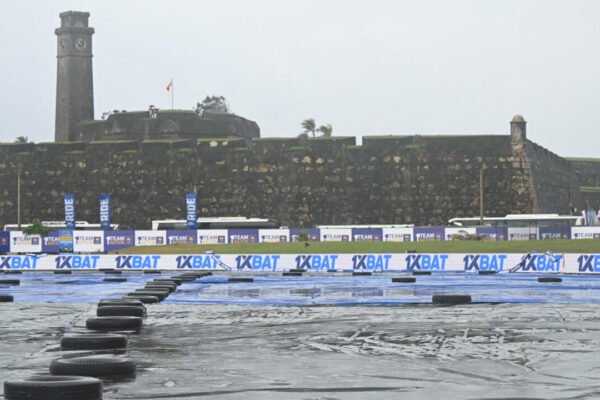 Rain holds up India on day two of Sri Lanka Test
