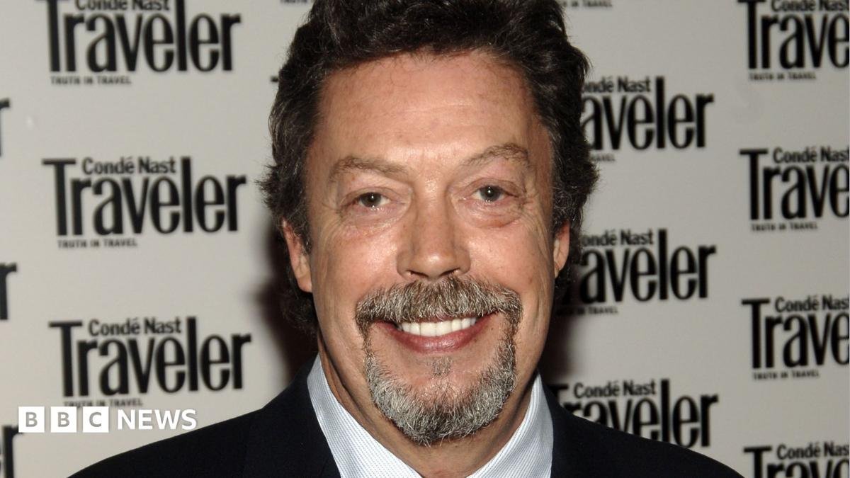 Tim Curry: Rocky Horror Picture Show star dies at 80