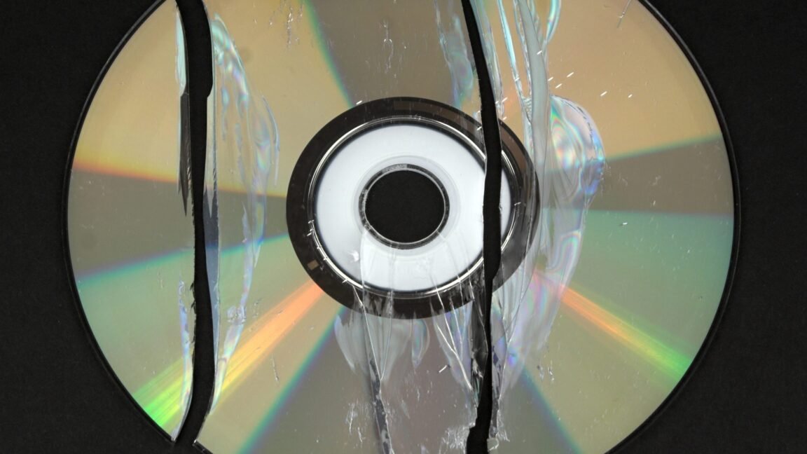 Xbox’s new disc-to-digital program gives physical games a digital future