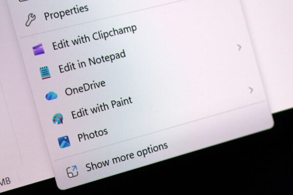 I tried Windows 11's new customizable context menus, and they're a major improvement: Microsoft will let you restore Windows 10 style vertical layout for primary actions and more