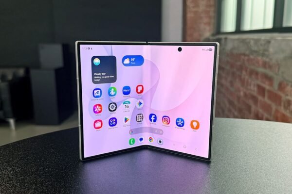 4 lessons I hope Apple's foldable iPhone takes from the Samsung Galaxy Z Fold 8