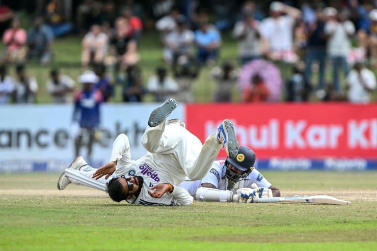 'Smart cricketer' Dinusha helps Sri Lanka draw second India Test