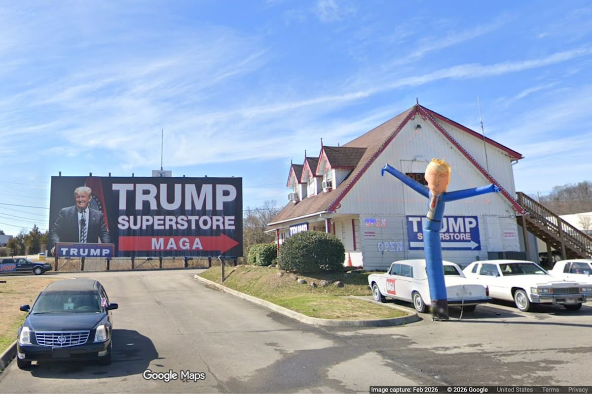 Massive Trump merchandise store goes out of business
