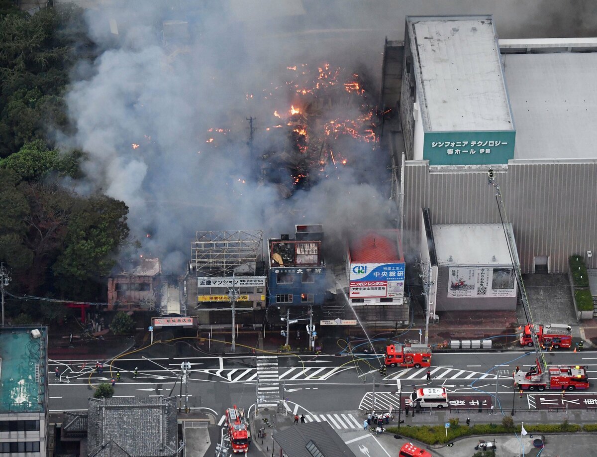Large fire spreads in central Japan shopping district near Ise Jingu shrine