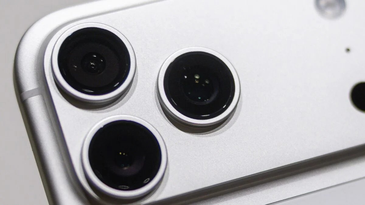 Excited to Take Deep Zoom Photos With Your Foldable iPhone? Get Ready for Disappointment