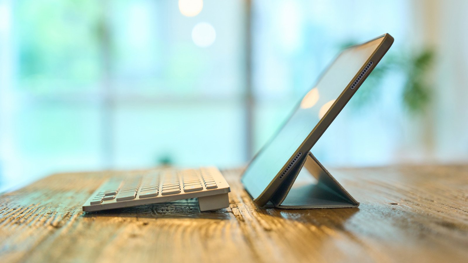 9 Of The Best Bluetooth Keyboards For Your Tablet