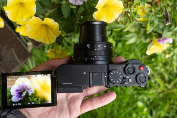 Panasonic Lumix L10 Review: A Stylish And Capable Compact Camera