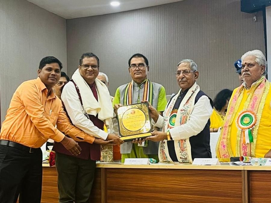 REC Limited Honoured by International Hindi Council for Outstanding Contribution to Official Language