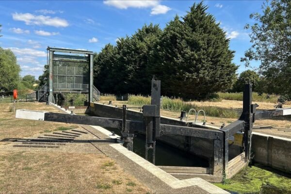 Waterway vandalism puts lives at risk and worsens drought impacts | Environment Agency