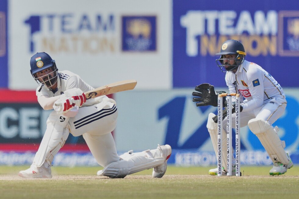 India extends lead to 294 on Day 4 of 1st cricket test against Sri Lanka