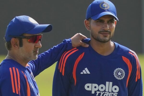 India wins toss and opts to bat in 1st test against Sri Lanka