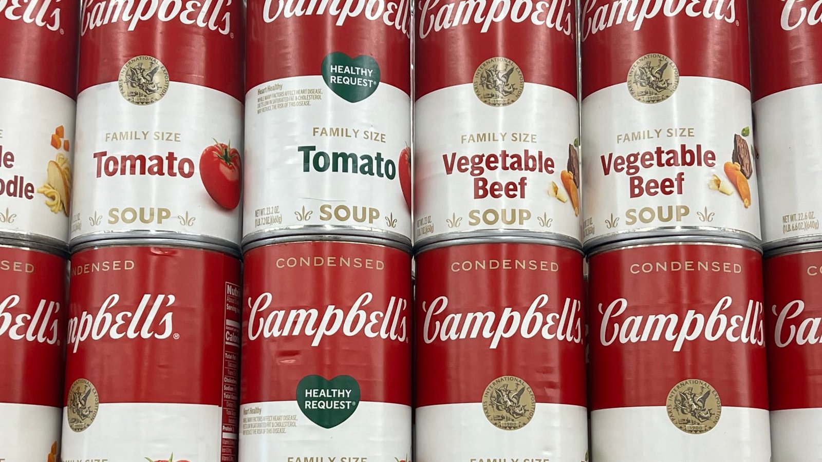 Campbell's forecasts weak year ahead on pressured consumer spending