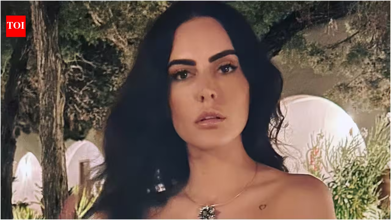 Mandana Karimi: 'Someone is trying to destroy my name': Mandana Karimi opens up on 6-year stalking, cyberbullying ordeal | Hindi Movie News