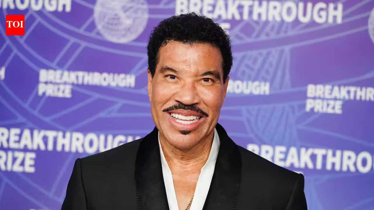 Lionel Richie still in ICU over cardiac issues; singer hoping to be discharged this week |