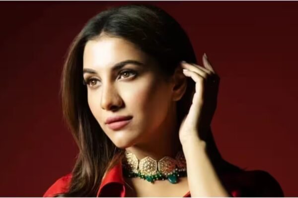 'Samuk': Bengali actress Rukmini Maitra set for Hindi debut opposite Akshay Kumar - Reports | Hindi Movie News