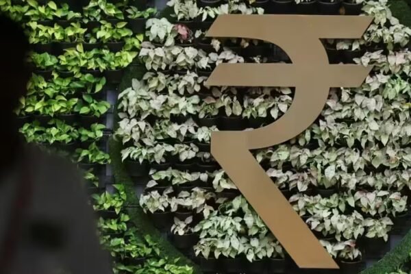 Rupee gains 47 paise as record FCNR inflows boost forex liquidity