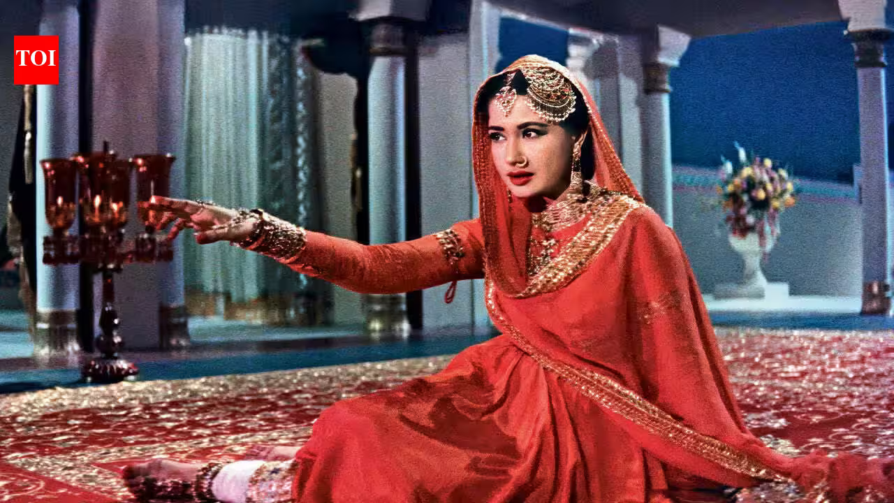 Chalte Chalte...Pakeezah finds her way back to the big screen | Hindi Movie News