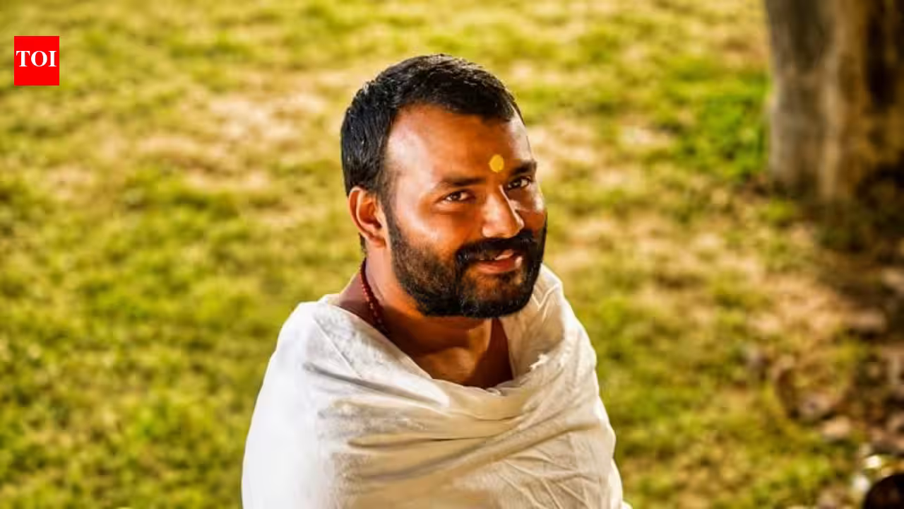 Vishal Chaturvedi: 'Bollywood didn't support Hanuman Ansh,' says director Vishal Chaturvedi, show count came to 25: 'People don’t know what is going to work, but pass on their gyaan to others, the industry is filled with confused people' | Hindi Movie News