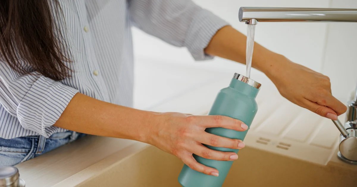 How to Clean a Reusable Water Bottle