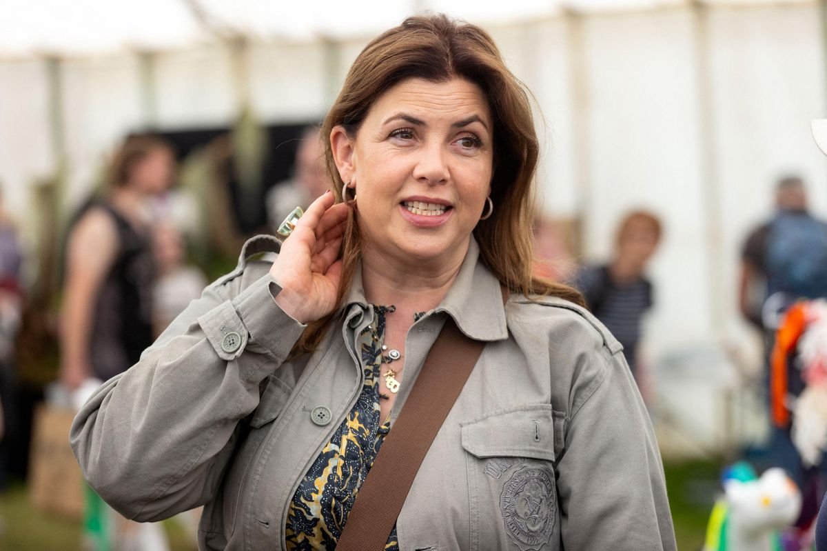 Kirstie Allsopp airlifted to hospital after breaking leg on beach path