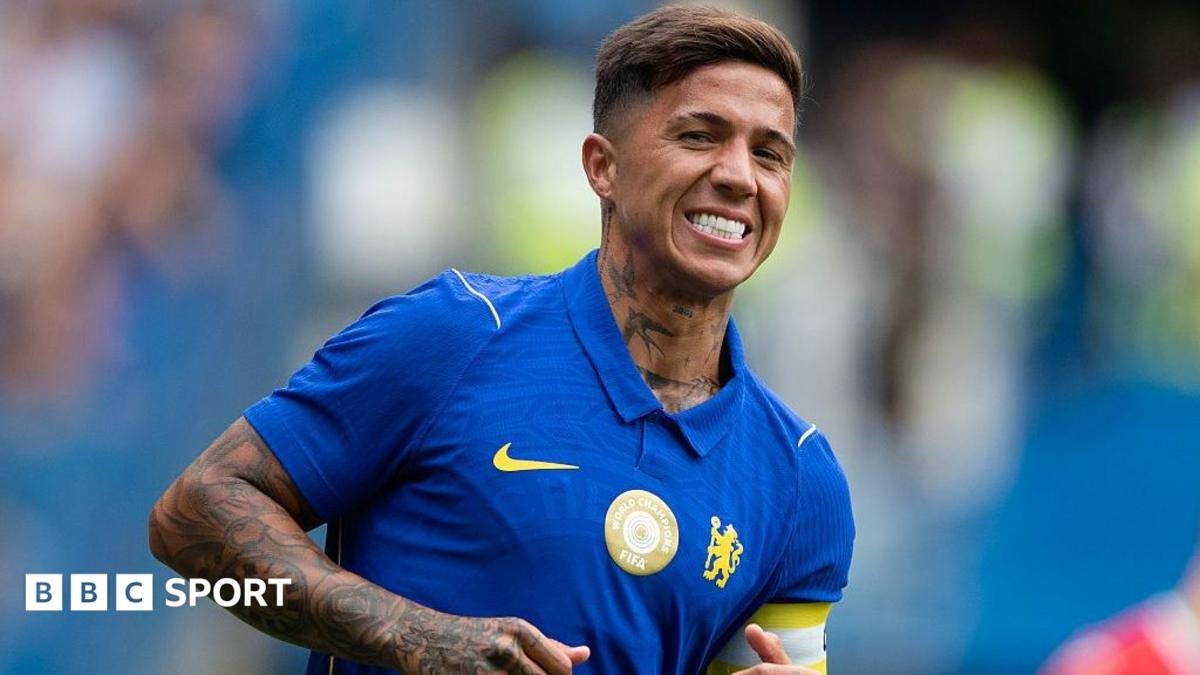 Enzo Fernandez transfer news: Man City agree fee of £125m for Chelsea midfielder