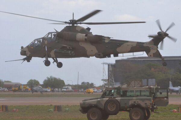 Aerial Mastery: Elite Forces Defy Gravity at AAD 2024