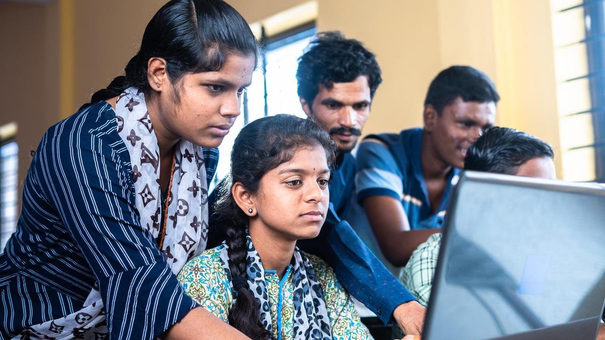 Beyond the Algorithm: Why Teachers Are the Architects of Personalized Learning