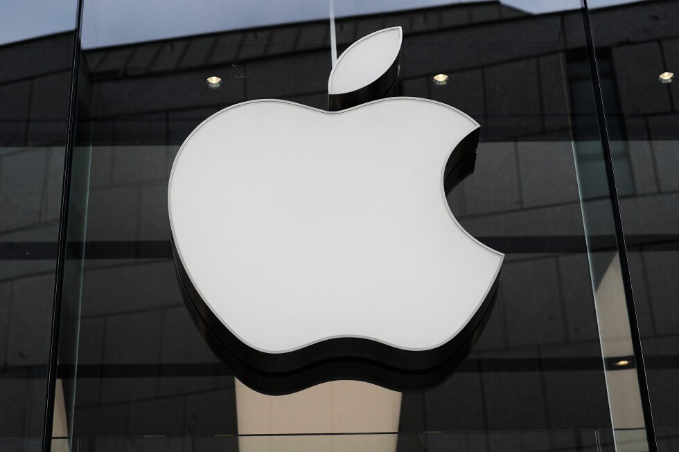 Beyond the Horizon: Apple Prepares to Rewrite the Smartphone Playbook