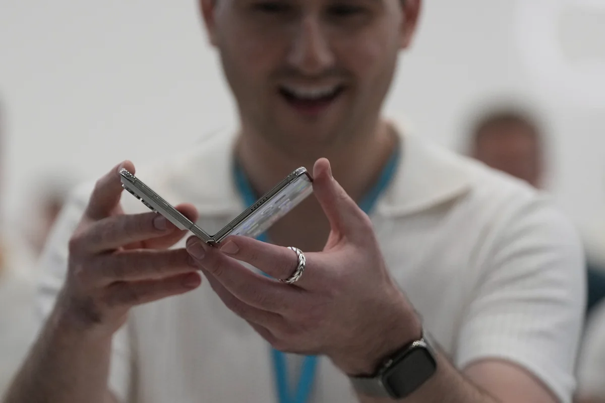 Beyond the Hype: Why Apple’s Latest iPhone Duo Is the Ultimate Bear Trap