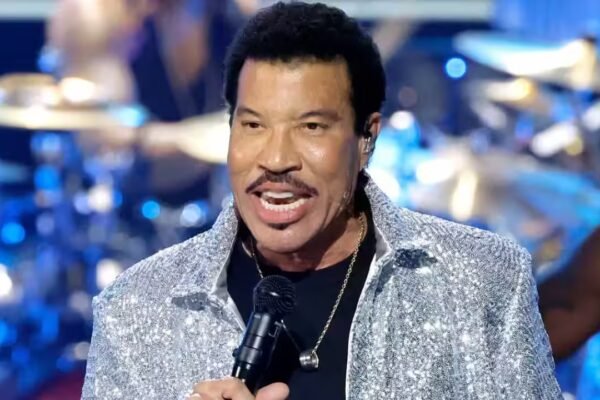 Beyond the Smile: Lionel Richie’s Candid Warning on the High Cost of People-Pleasing