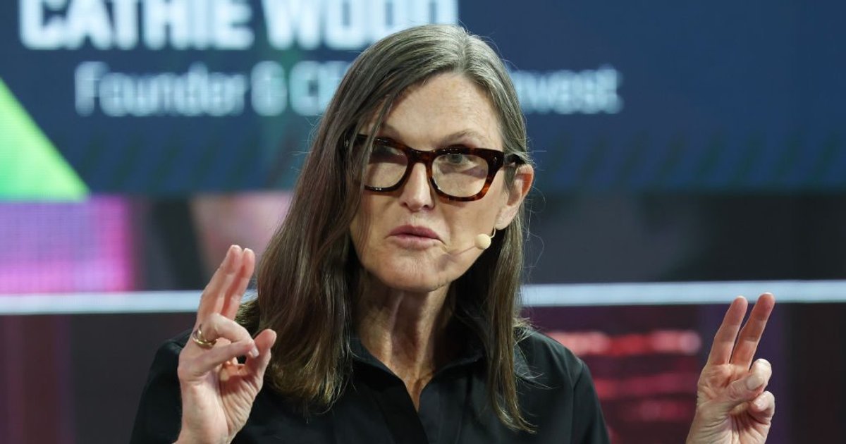 Bitcoin Takes a Hit: Cathie Wood Dumps Holdings Amid Clarity Act Vote Chaos