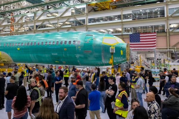 Boeing CEO Signals Slower-Than-Expected Climb Toward 737 Max Stability