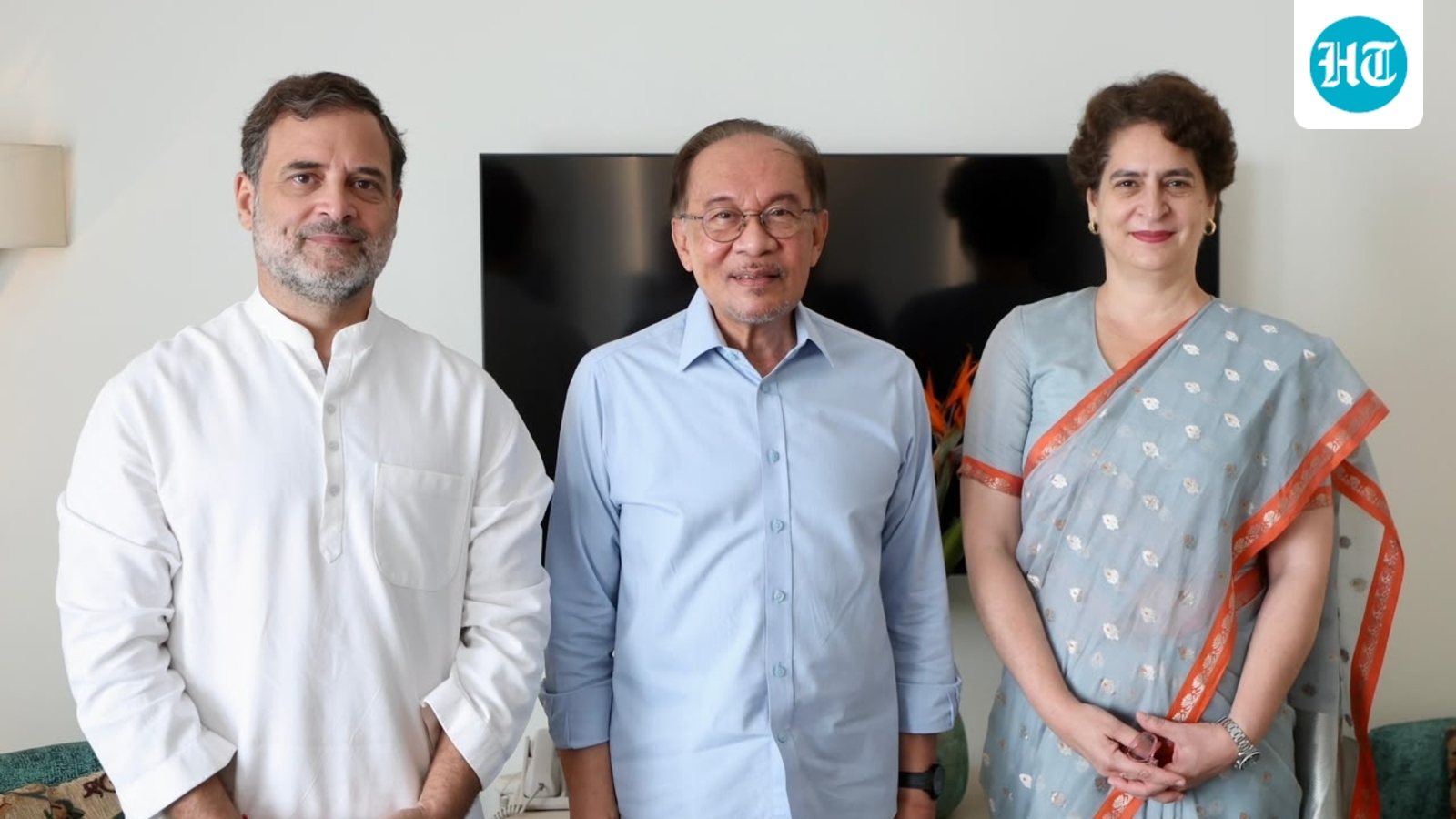 Breakfast Diplomacy: Rahul and Priyanka Gandhi Engage Malaysian PM on Sidelines of Delhi’s BRICS Summit