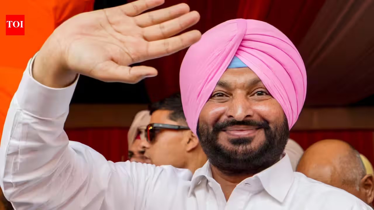 Chaos in Punjab: Former Union Minister Ravneet Singh Bittu’s Convoy Targeted in Violent Ambush