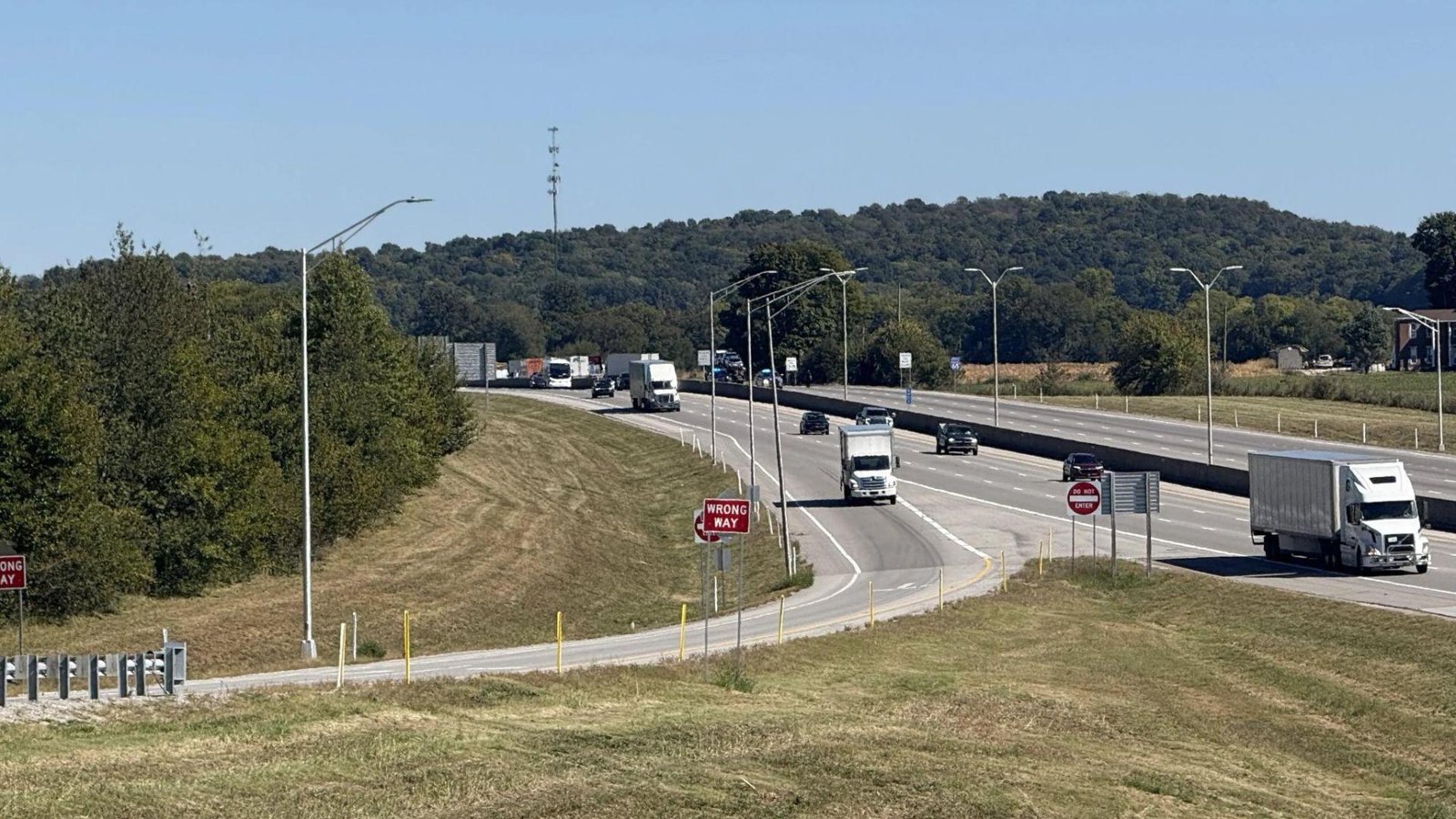Chaos on I-65: Trooper-Involved Shooting Triggers Massive Emergency Response in Warren County