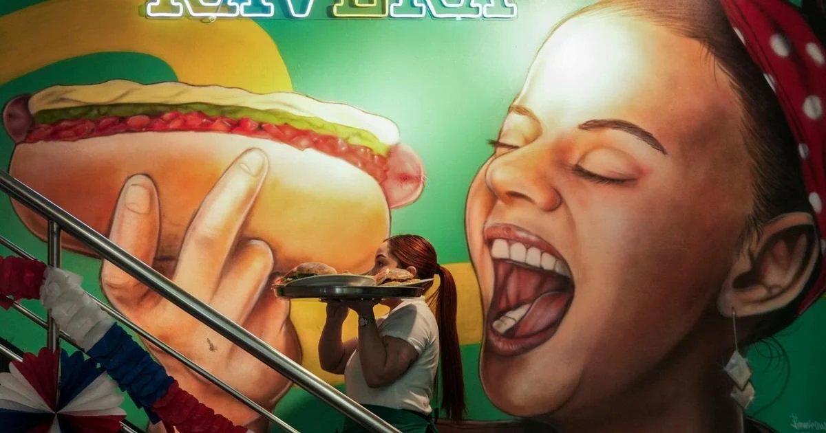 Chile’s Beloved Hot Dog Loses Its Bite as Inflation Hits the Counter