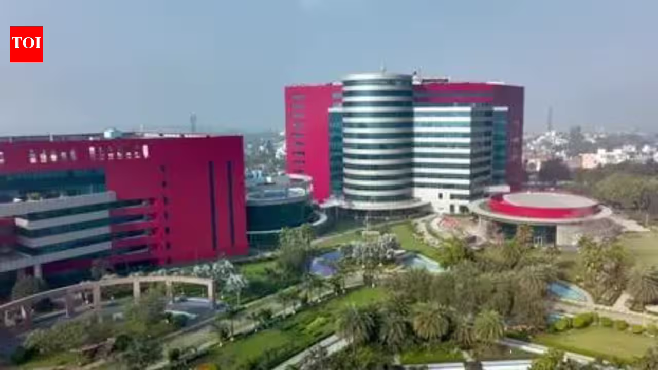 Coforge Shares Slump 6% as Chairman Bhatt Abruptly Steps Down