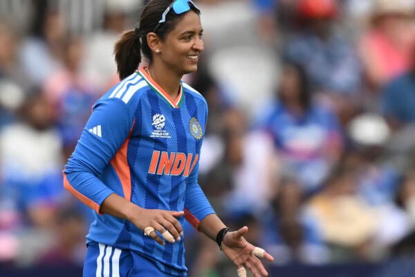 Cold Shoulder in Colombo: Indian Stars Bypass Pakistan Official During Asia Cup Trophy Presentation