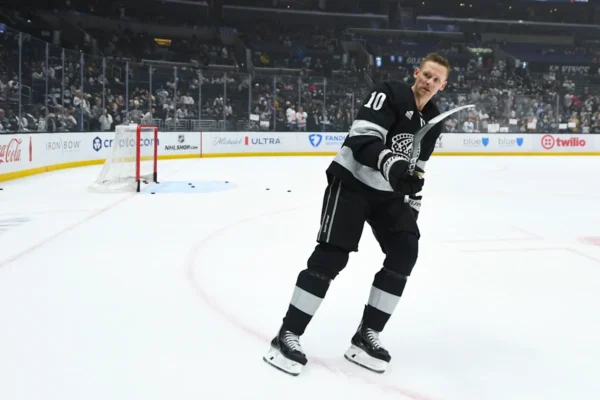 Corey Perry Steps Away from Kings Indefinitely Amid Personal Matters