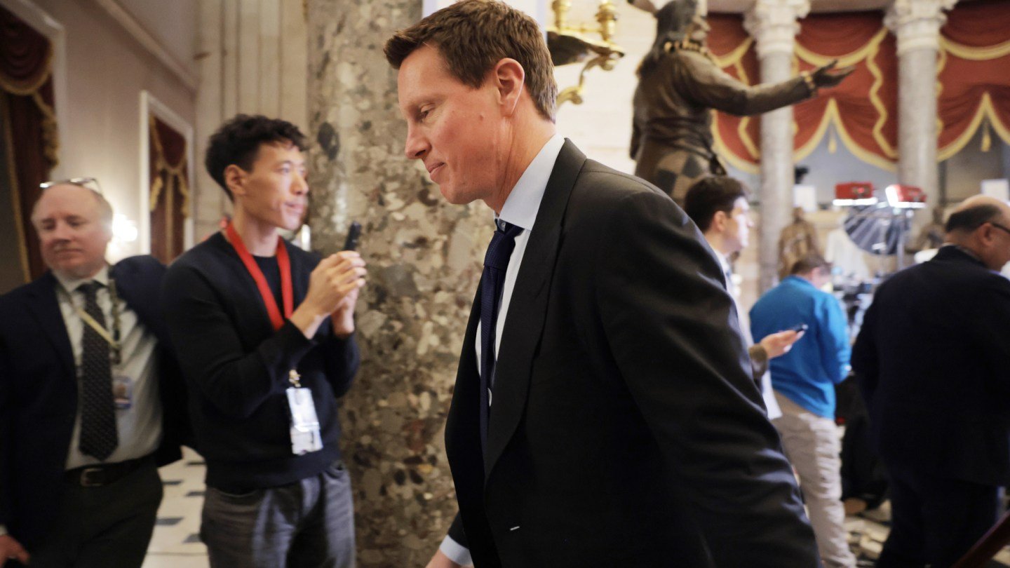 DOJ Backs Paramount in High-Stakes $1.88 Billion Bond Battle