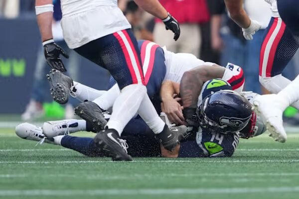 Darnold’s Status in Doubt as Muscle Injury Shadows Seahawks’ Playoff Push